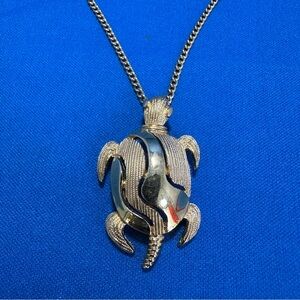 Trifari Vintage Crown Trifari Gold Tone Turtle Pendant & Chain – EUC